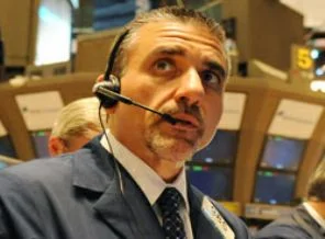 Yatırımcı riskten kaçtı, dolar aldı