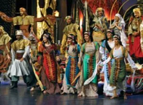 Yılda bin 300 festival kutluyoruz!