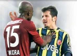 Zokora'dan Emre'ye şok hareket
