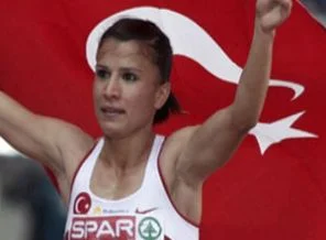 Atletlerimiz altın madalyaya koştu