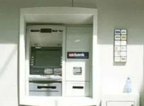 ATM'yi bombayla soydular