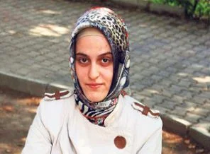 Bir başörtüsü zulmü daha...