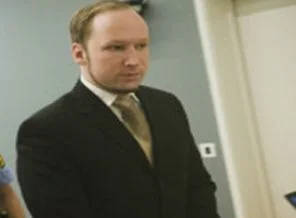 Breivik saldırılardan önce 'içine kapanmış'