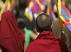 Çin'de İki Tibetli kendini yaktı