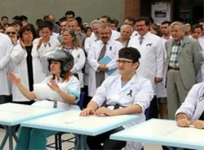 Doktora şiddet cezasız kalmıyor