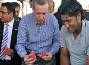 Emre Aköz'den çok tartışılacak yazı