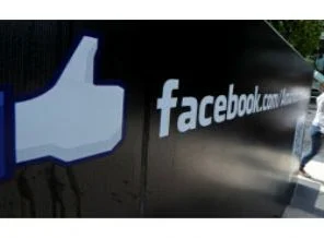 Facebook'cular 'zoraki adres'e kızdı