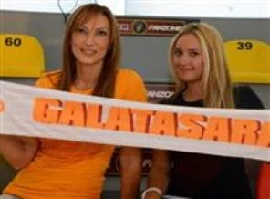Galatasaray'da çifte imza