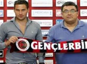 Gençler solunu sağlama aldı