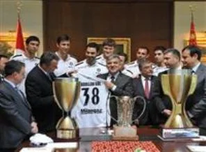 Gül, Şampiyon Beşiktaş'ı kabul etti