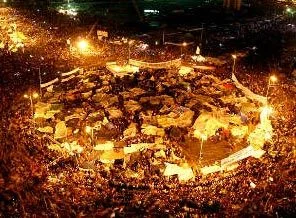 Halk Tahrir'e akın etti!