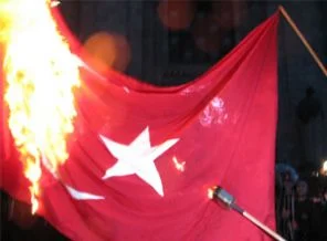 Hem 3 ili hem de tazminat istediler