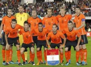 Hollanda milli takımını satılığa çıkardı