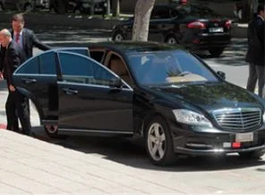Kırmızı plakası yola dayanamadı