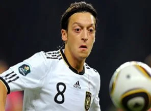 Mesut Özil için ağır sözler
