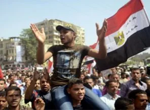 Muhalifler Tahrir Meydanı'nda toplanıyor