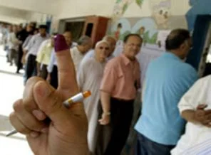 Mursi ile Şefik arasında sert rekabet