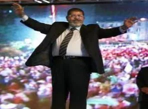 Mursi resmen devlet başkanı