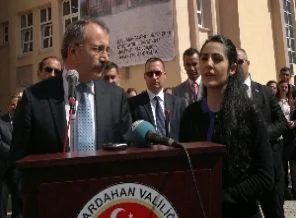 Öğretmeni Bakan Dinçer sakinleştirdi