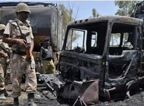 Pakistan'da bombalı saldırı: 3 ölü