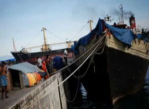 Pasifikte bir tekne daha battı