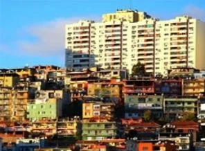 Riskli binasını yıktırmayan yandı!