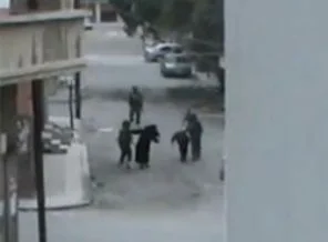 Şebbihalar sokaktaki kadınlara saldırdı