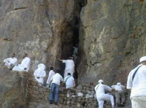 Suudiler Uhud mağarasını kapattı