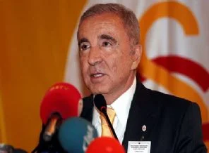 Transferleri yine açıklamadı