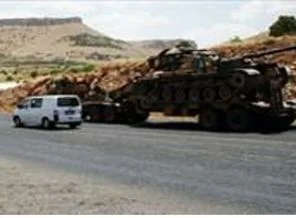 'Türkiye'nin sınıra askeri sevkiyat isyancıları memnun edecek'