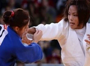 57 kiloda altın madalya Japonya'nın!