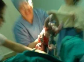 'Akşam erkek doğurdu, sabah kız verdiler'