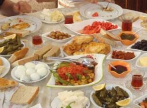 Allah kimlerin iftar sofrasına icabet eder?