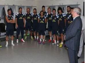 Aziz Yıldırım futbolcularıyla buluştu