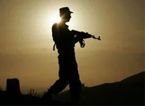 Cephe hattında bir Azeri asker esir alındı