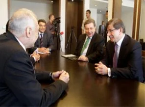 Davutoğlu'nun Mısır temasları sürüyor