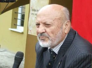 'Erdoğan, Erbakan'ın gömleğini çıkardı'