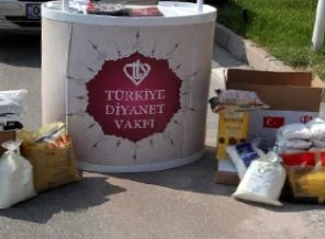 İhtiyaç sahiplerine ramazan paketi