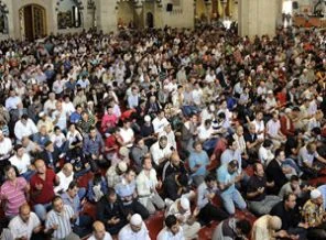 İlk teravihte camiler doldu taştı