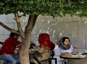 İran'da oruç denetimi