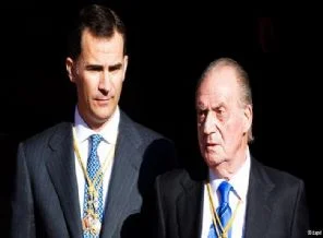 İspanya Kralı Carlos 'görevinden' alındı
