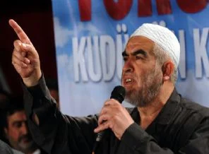 İsrail Filistinlilerin mezarlarını yıktı