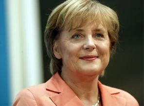 Merkel, Endonezya'da İstiklal Camii'ni gezdi