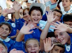 Minikler 10 Eylül'de okul yolunda