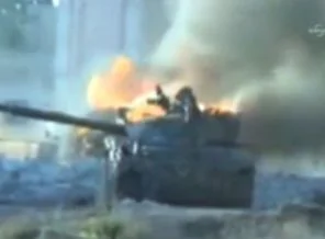 Muhalifler Esed'in tanklarını böyle yaktı (video)