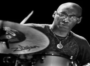 Ramazan'da Caz, Omar Hakim'i ağırlıyor