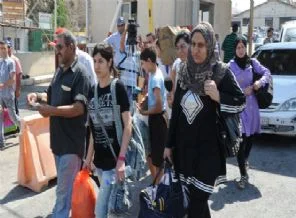 Şam'dan büyük kaçış: 30 bin Suriyeli Lübnan'a sığındı
