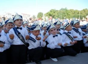 Seibert: Dini ibadetler serbest olmalı