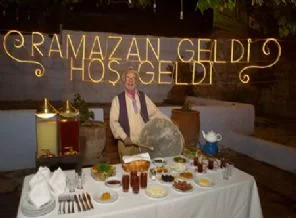 Siirt'te Afgan mültecilere iftar yemeği