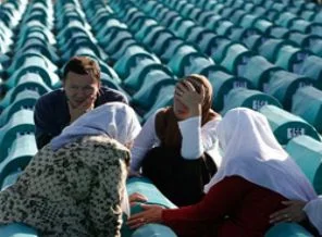 Sırplar, Srebrenitsa'da provokasyona hazırlanıyor
